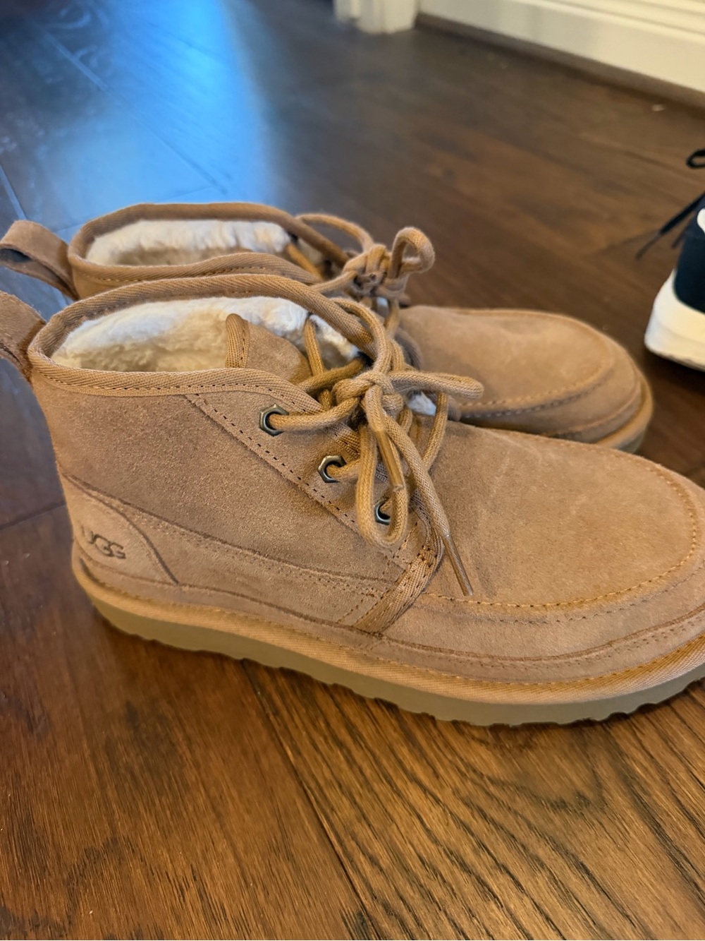 UGG Kids Chestnut Suede Lace-Up Shearling Boots